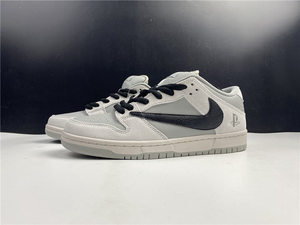 Travis-Scott-x-PlayStation-x-NK-SB-Dunk-Low.jpg